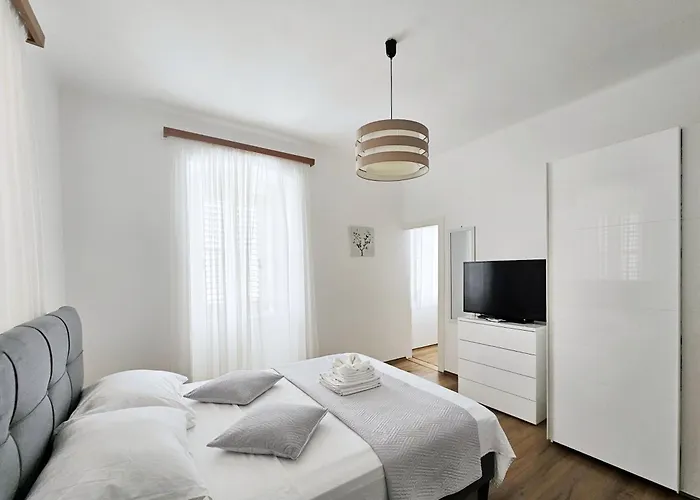 Apartments Miljas 2