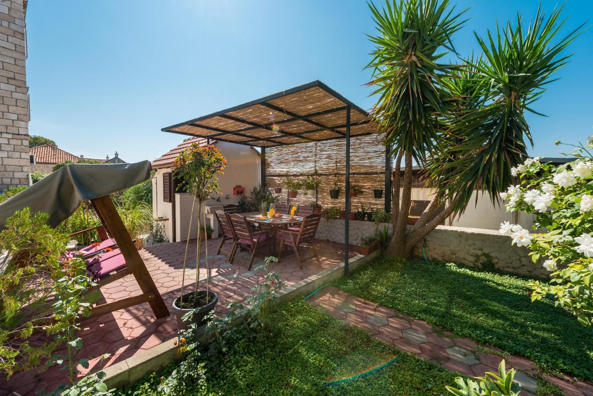 Apartman Miljas 2 *