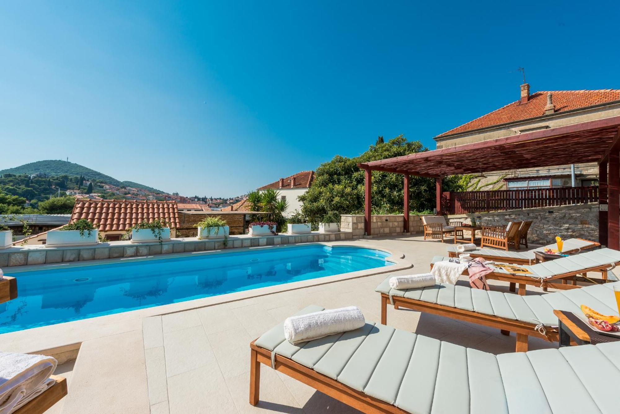 Apartman Miljas 2 *